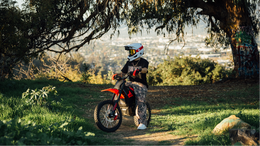 Rider on a Yozma IN 10 Pro on a wooded trail