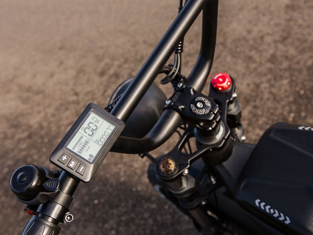 Freego Shotgun Prime F2 Pro display, brake lever and controls