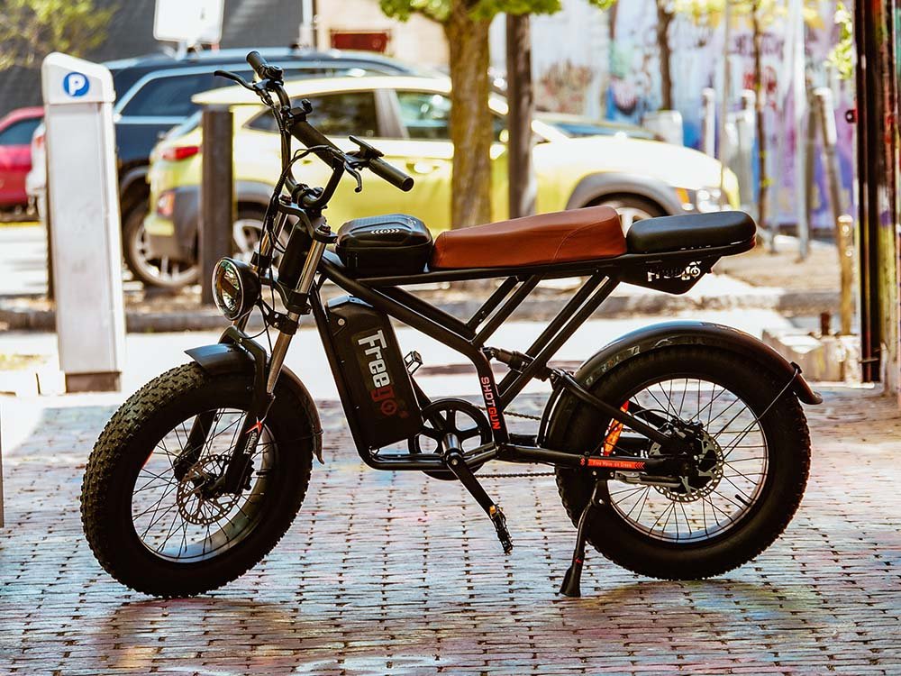 Freego Shotgun Prime F2 Pro parked on a city street