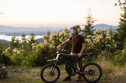 Riding'times GT73 Pro rear three-quarter view with tail light and turn signals