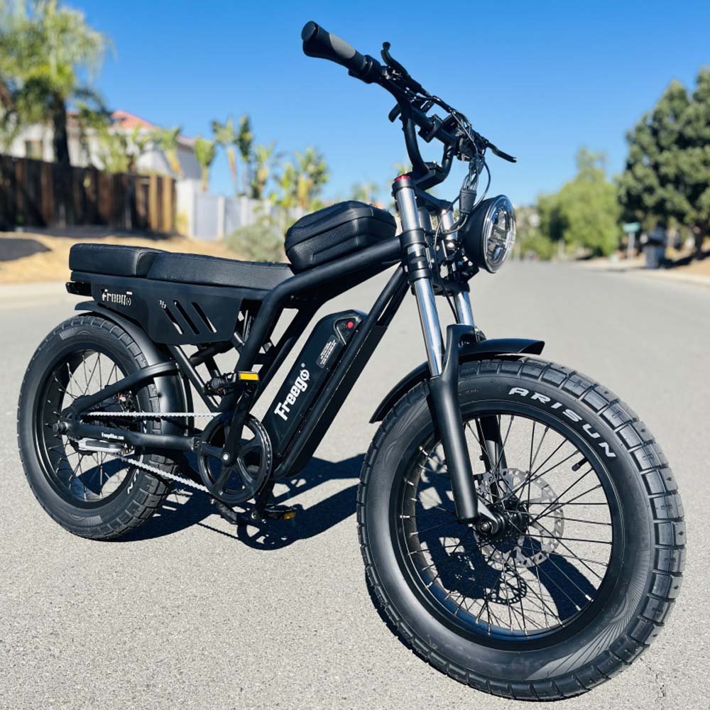 Freego Shotgun Lite F0 parked on a suburban street