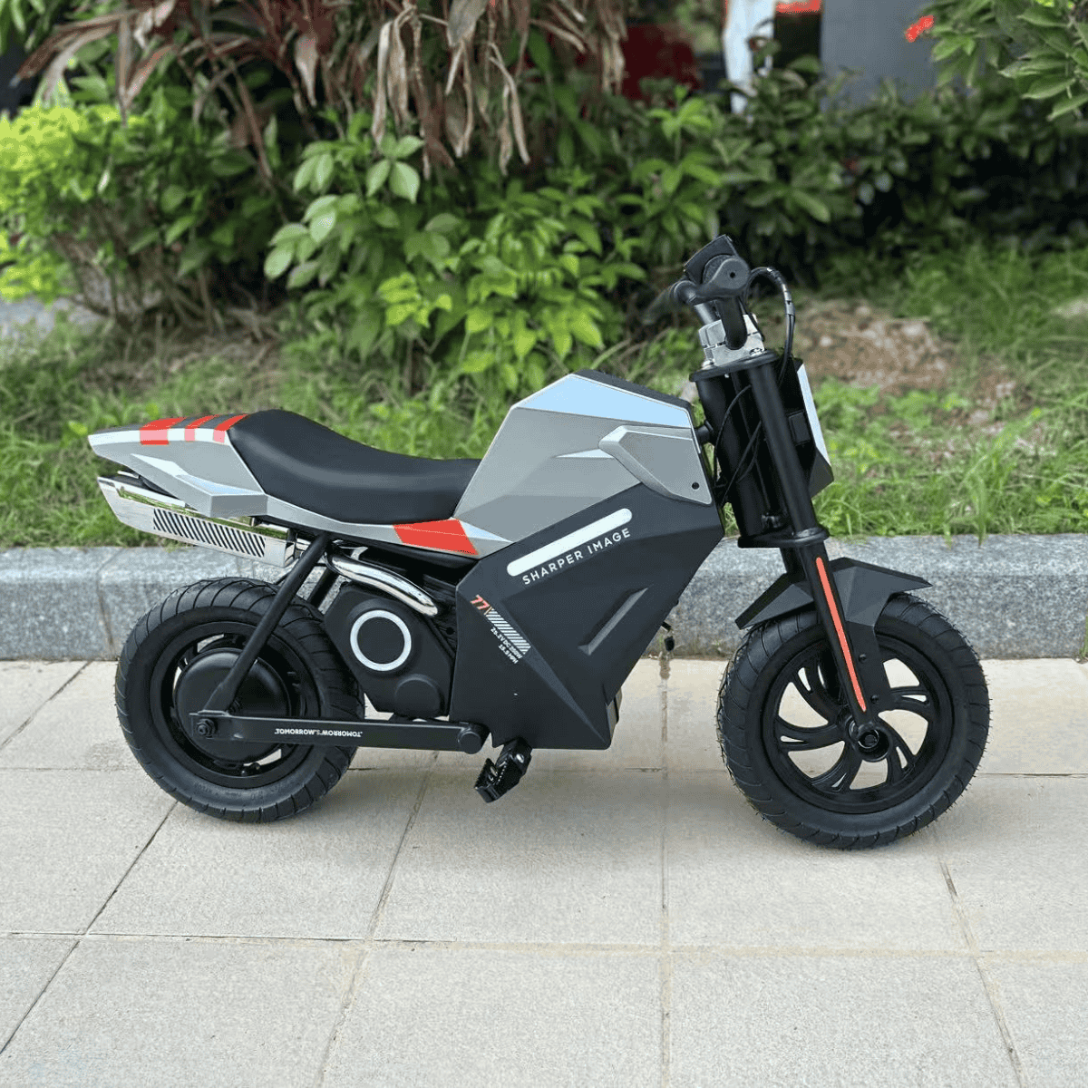 Freego K1 on grass, drive side