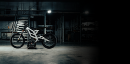 79BIKE Falcon GT in white, workshop three-quarter view