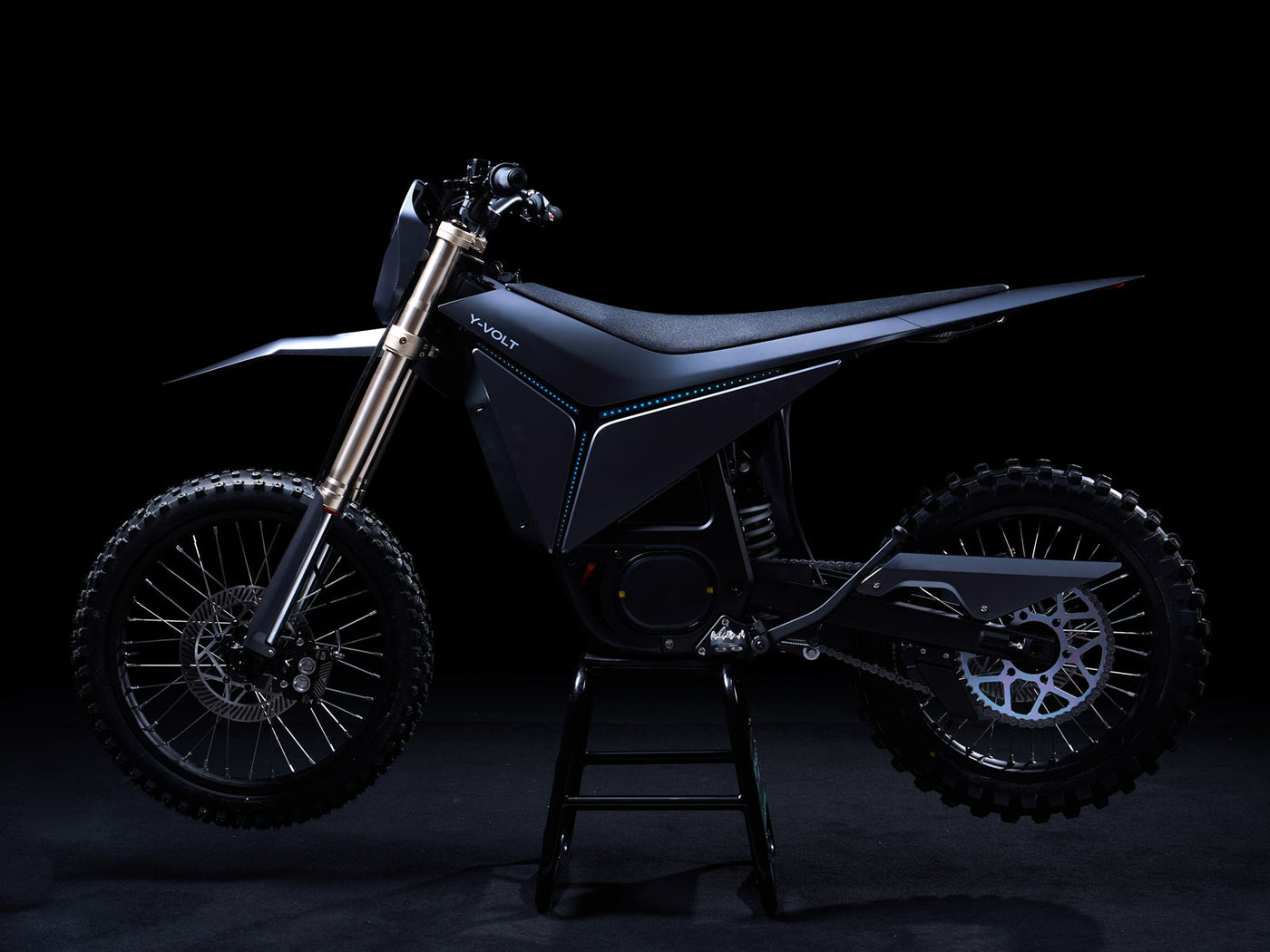 Y-VOLT Surge V electric dirt bike in Black, drive side