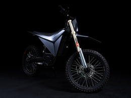 Y-VOLT Surge V in Black, front view